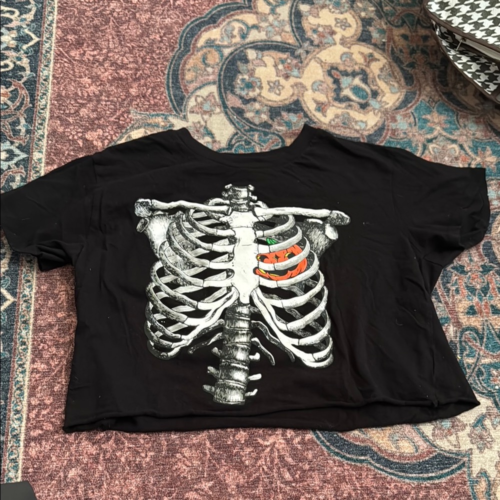 Black Skeleton Ribcage Graphic Crop Top small